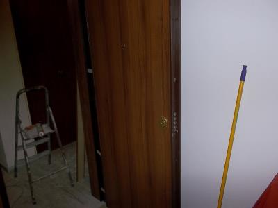 Κατασκευή και τοποθέτηση πόρτας ασφαλείας